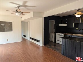 1323 N Olive Dr in West Hollywood, CA - Building Photo - Building Photo