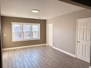 2608 W Fullerton Ave in Chicago, IL - Building Photo - Building Photo