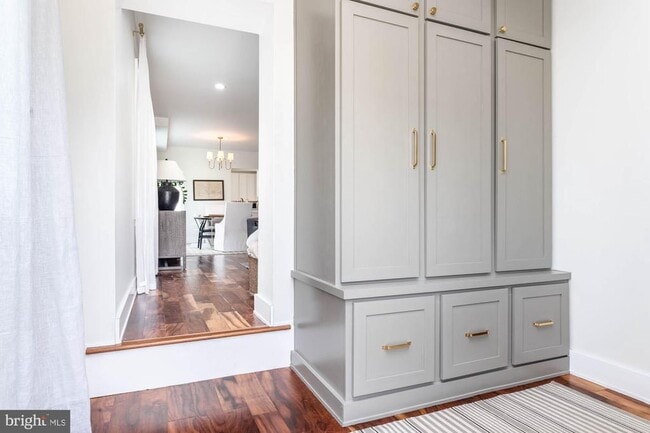 property at 118 E 6th Ave