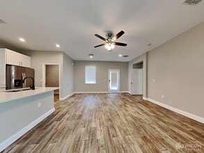 3321 Buttonwood Ave in Deltona, FL - Foto de edificio - Building Photo