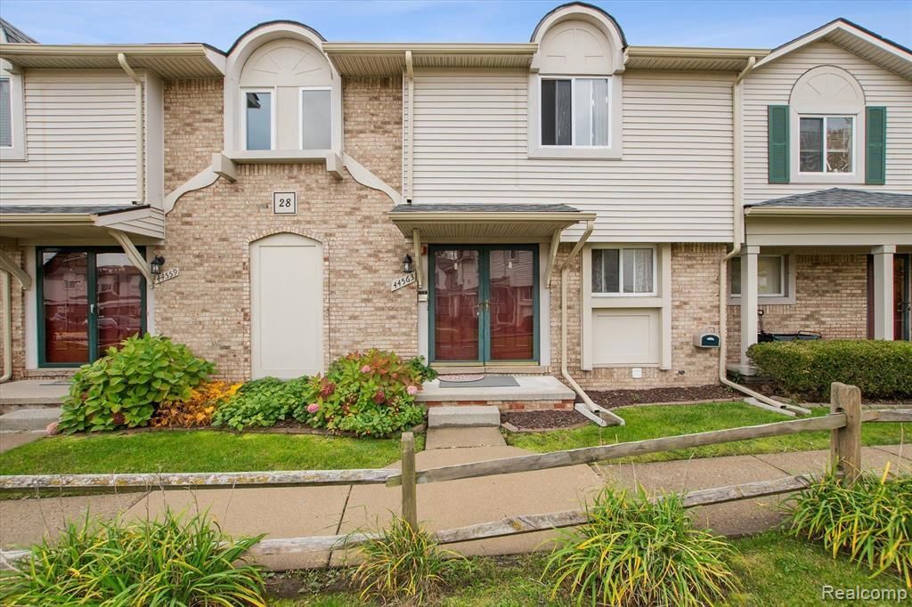 44563 Savery Dr in Canton Township, MI - Building Photo