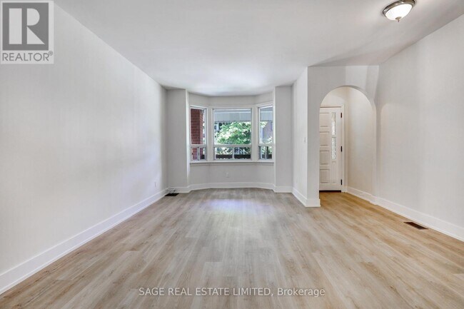 71 Benson Ave in Toronto, ON - Building Photo - Building Photo