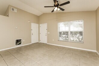 326 Daniels Pointe Dr in Winter Garden, FL - Foto de edificio - Building Photo