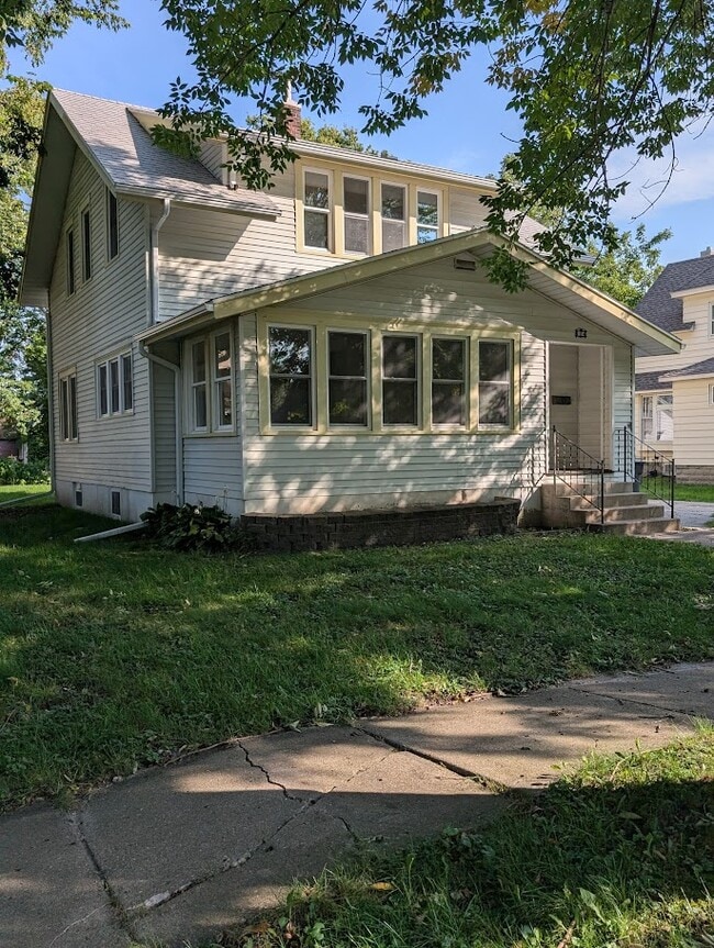property at 814 Becker Ave SW