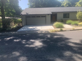 17 San Gabriel Dr, Unit 2