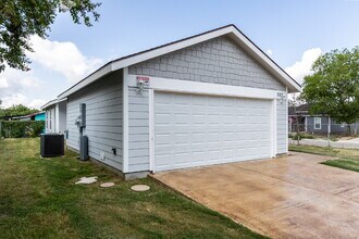 5534 Painted Horse St in San Antonio, TX - Building Photo - Building Photo