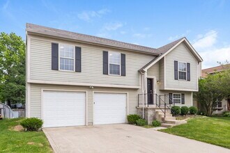 1024 Esther Dr in Columbus, OH - Building Photo - Building Photo