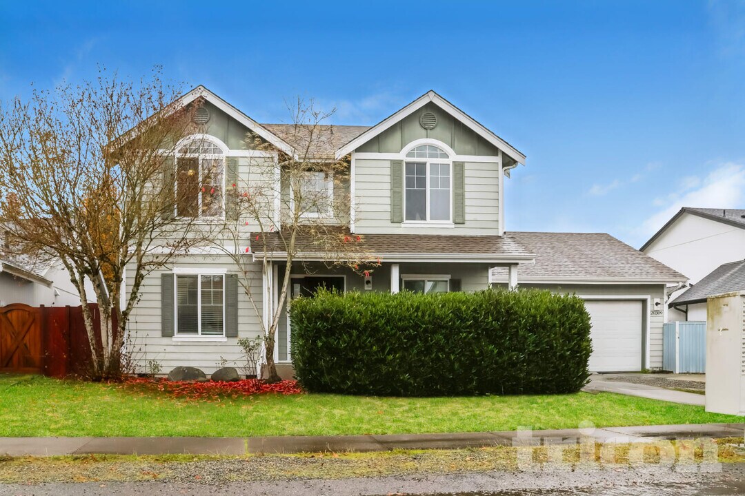 20309 85th Ave Ct E in Spanaway, WA - Foto de edificio