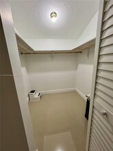 10356 SW 11th Terrace in Miami, FL - Building Photo - Building Photo