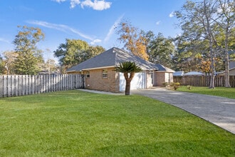 9524 Pointe Aux Chenes Rd in Ocean Springs, MS - Building Photo - Building Photo