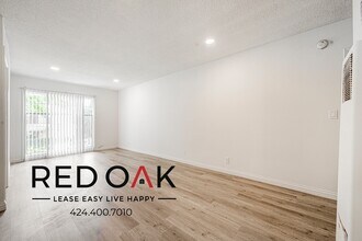 1016 S Wooster St, Unit 4 in Los Angeles, CA - Foto de edificio - Building Photo