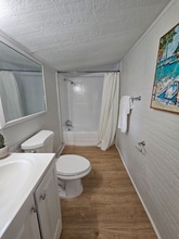 8114 N 11th St in Tampa, FL - Foto de edificio - Building Photo