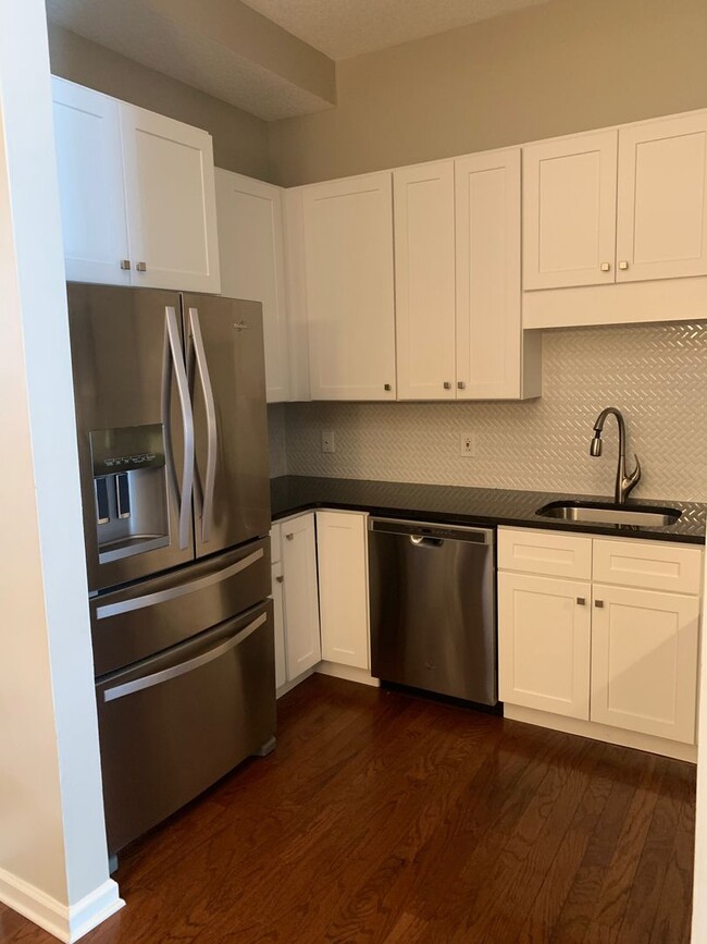 2053 Stokes Ln in Nashville, TN - Building Photo - Building Photo
