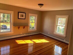 29 King St, Unit 1 in Warren, RI - Building Photo - Building Photo