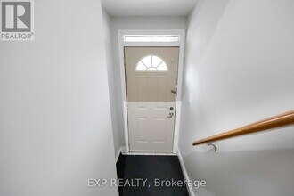 211 Dovercourt Rd in Toronto, ON - Building Photo - Building Photo