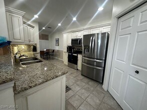 9180 Southmont Cove in Ft. Myers, FL - Foto de edificio - Building Photo