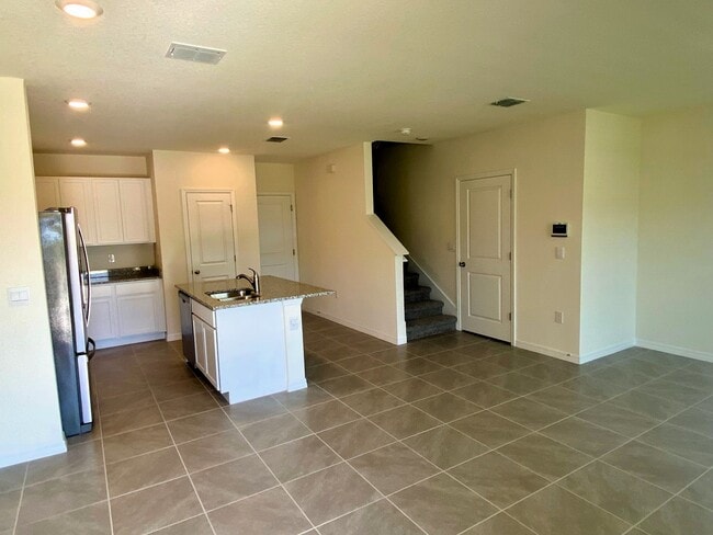 392 Preston Cv Dr in St. Cloud, FL - Building Photo - Building Photo