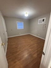 Room in Duplex on Middle St in Durham, NC - Foto de edificio - Building Photo
