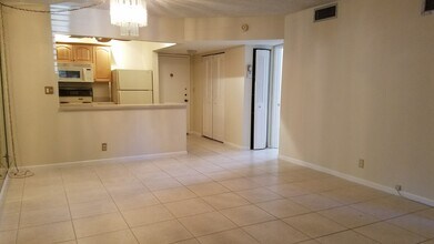 257 S Cypress Rd in Pompano Beach, FL - Building Photo - Building Photo