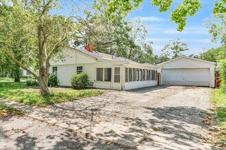 1008 E Delaware Ave in Urbana, IL - Building Photo - Building Photo