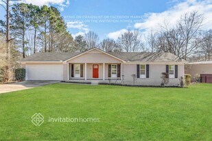 4288 Castlegate Dr in Snellville, GA - Building Photo