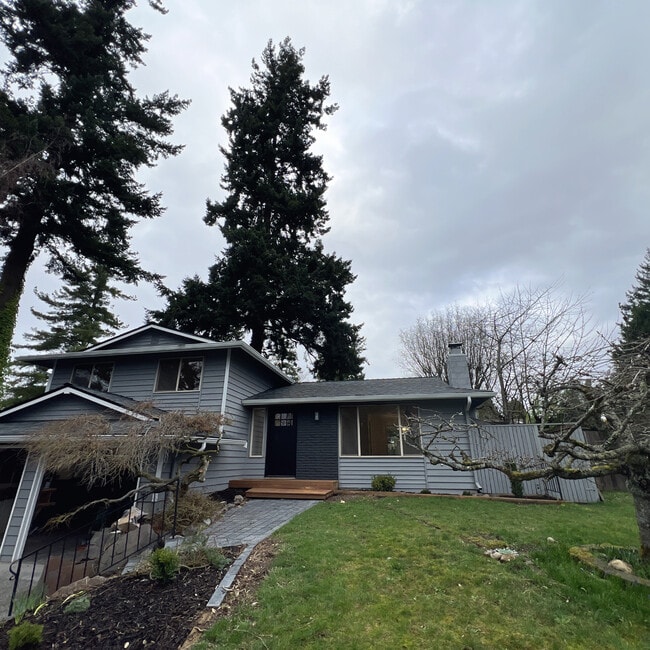 20011 35th Ave W in Lynnwood, WA - Building Photo - Building Photo