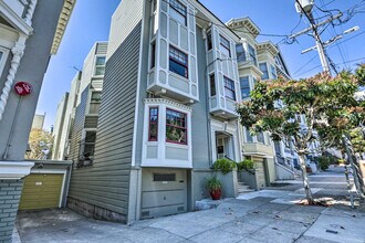 241 Ashbury St in San Francisco, CA - Building Photo - Building Photo