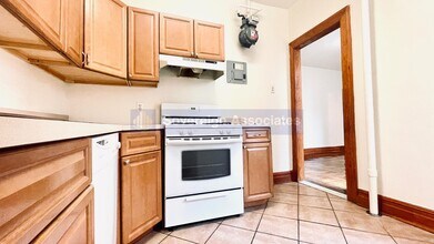 64 W 108th St in New York, NY - Building Photo - Building Photo