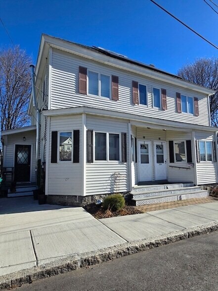 52 Sidney St in Lowell, MA - Foto de edificio