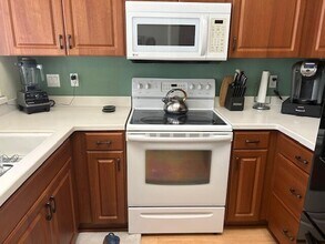 37290 Springdale Ave in Palm Desert, CA - Building Photo - Building Photo