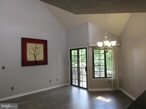 1607 Airy Hill Ct in Crofton, MD - Building Photo - Building Photo