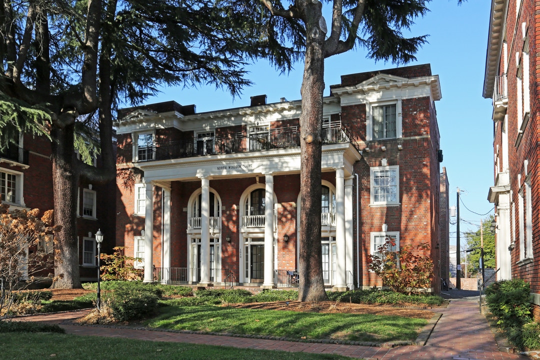 North Windsor Court in Richmond, VA - Foto de edificio