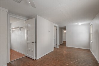 1417 23rd St in Huntsville, TX - Building Photo - Building Photo