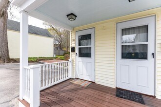 19 Blossom St in Portsmouth, NH - Building Photo - Building Photo