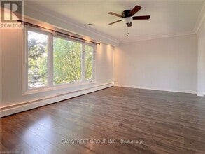 106 St.David's Rd in St Catharines, ON - Building Photo - Building Photo