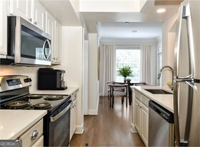 3460 Kingsboro Rd NE, Unit 544 in Atlanta, GA - Building Photo