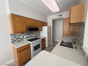 7985 Preserve Cir in Naples, FL - Building Photo - Building Photo