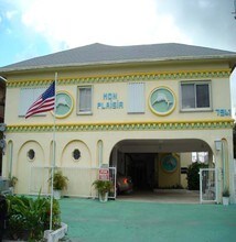 Waterfront Villas in North Bay Village, FL - Building Photo - Building Photo