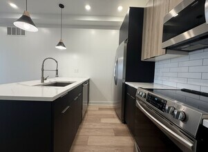 2526 Cecil B. Moore Ave in Philadelphia, PA - Foto de edificio - Building Photo