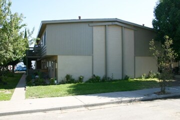 6688 Picasso Rd in Goleta, CA - Building Photo - Building Photo