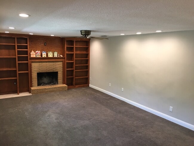 7677 Sycamore Dr in Citrus Heights, CA - Building Photo - Building Photo