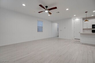 111 Balsam Leaf Ct in Henderson, NV - Building Photo - Building Photo