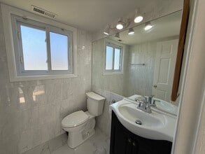 1874 Windward Ln in Hanover Park, IL - Building Photo - Building Photo