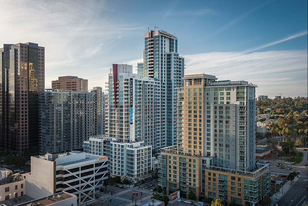 Vantage Pointe in San Diego, CA - Building Photo