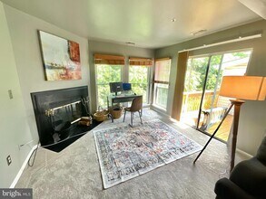 304 Juneberry Way in Glen Burnie, MD - Building Photo - Building Photo