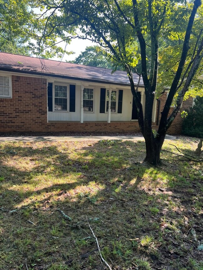 1848 Dogwood Rd SW