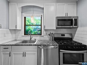 17 Briarwood Ct in Ramsey, NJ - Building Photo - Building Photo
