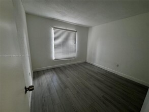 4900 NW 79th Ave, Unit 202 in Doral, FL - Building Photo - Building Photo