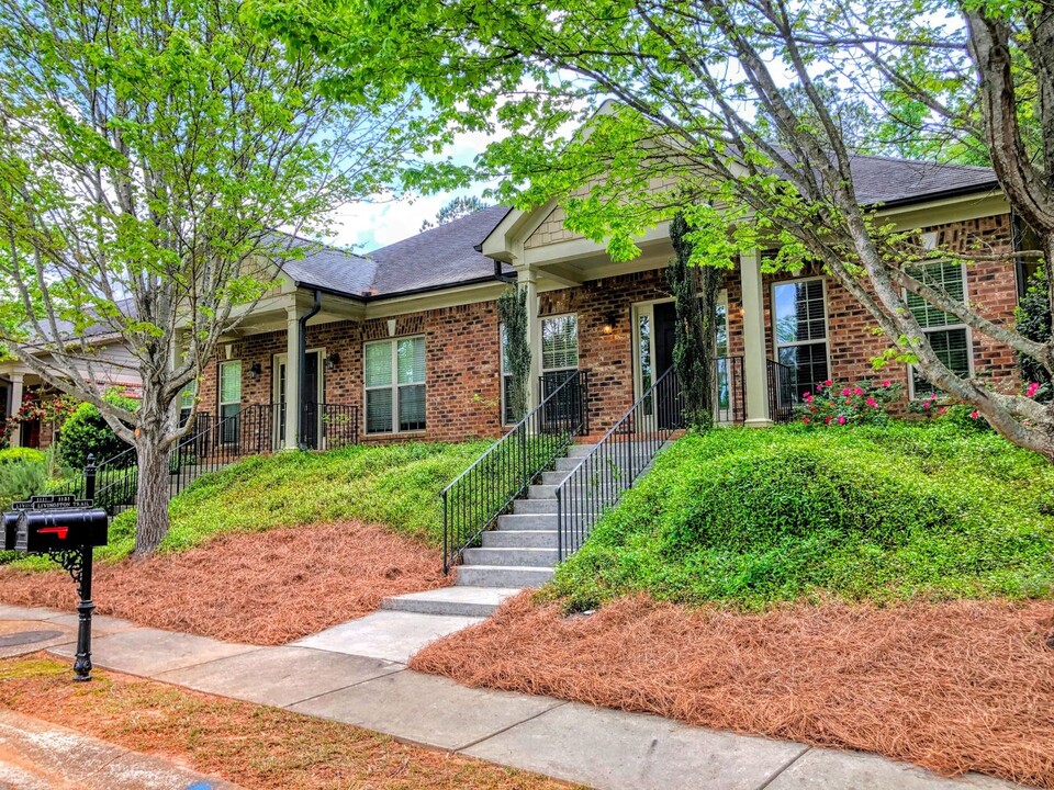 1121 Livingston Trail in Bogart, GA - Building Photo