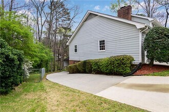 4711 Nutmeg Way SW in Lilburn, GA - Building Photo - Building Photo